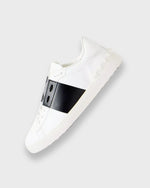 STUDDED SNEAKER