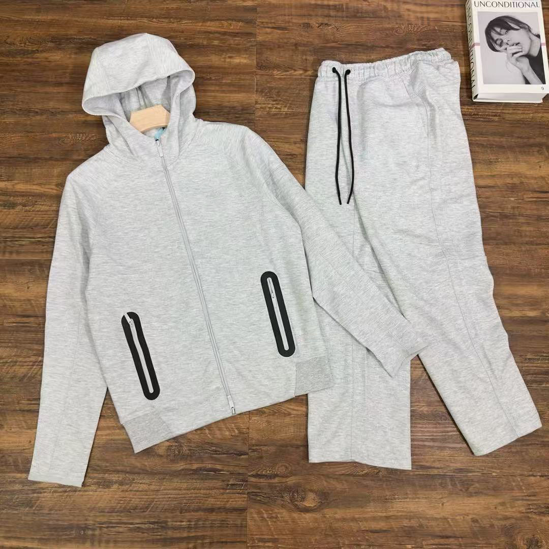 VIRAL TRACKSUIT
